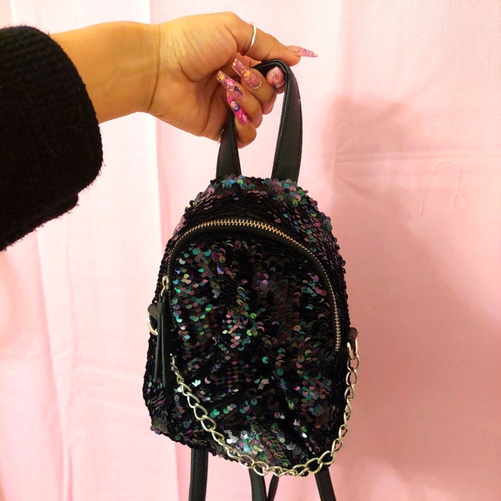 GROOVE [ Sequin mini-backpack ]
